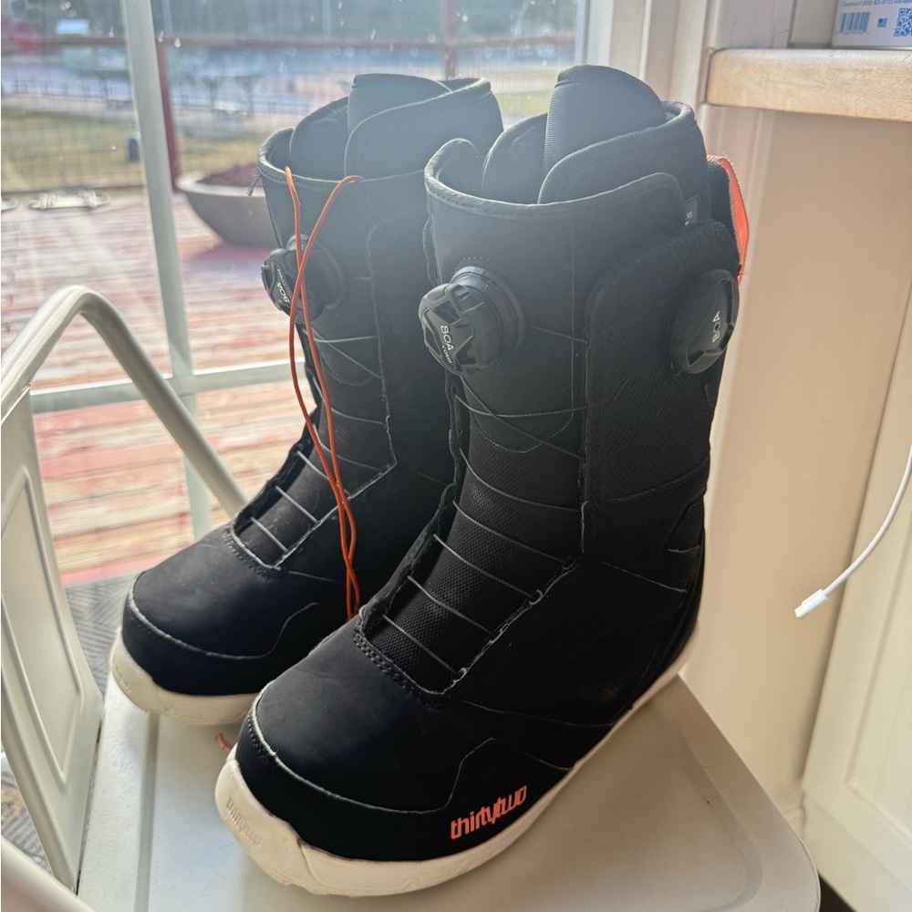 Women’s 32 snowboard double boa boots